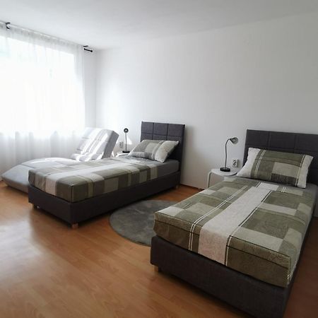 Apartment Tonio - Right On The Main Square Gospic Exterior photo
