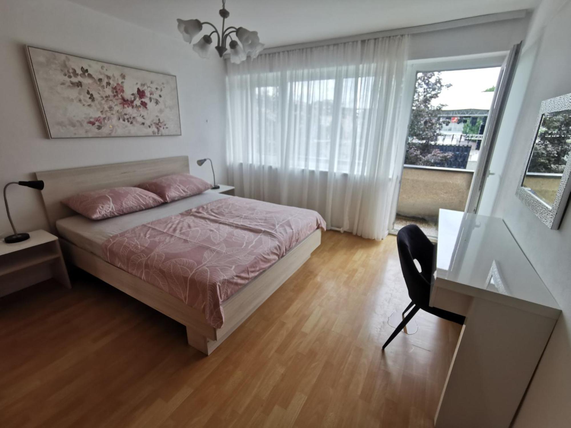 Apartment Tonio - Right On The Main Square Gospic Exterior photo