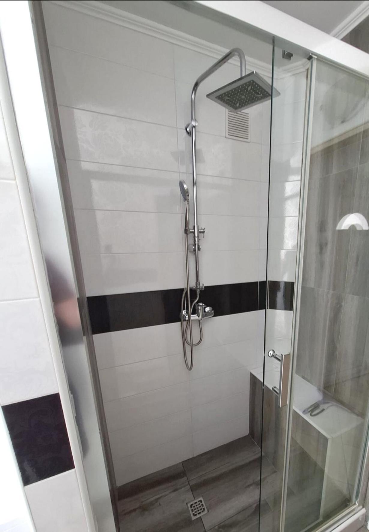 Apartment Tonio - Right On The Main Square Gospic Exterior photo
